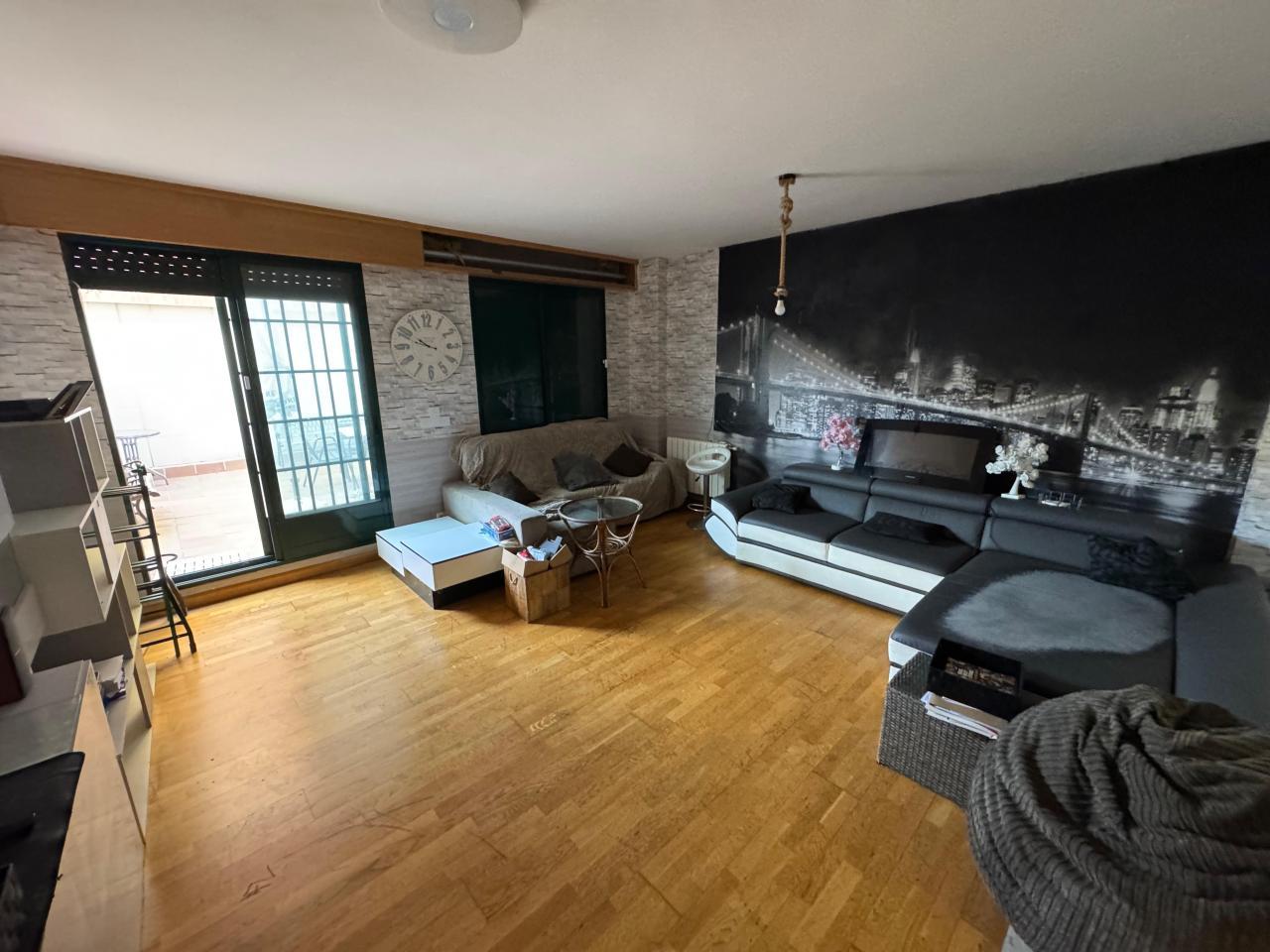 <strong>Esteban Granados</strong><br/>Venta - C010281<br/><span>Burgos - Gamonal</span><br/><span><span>340.000 € </span></span>