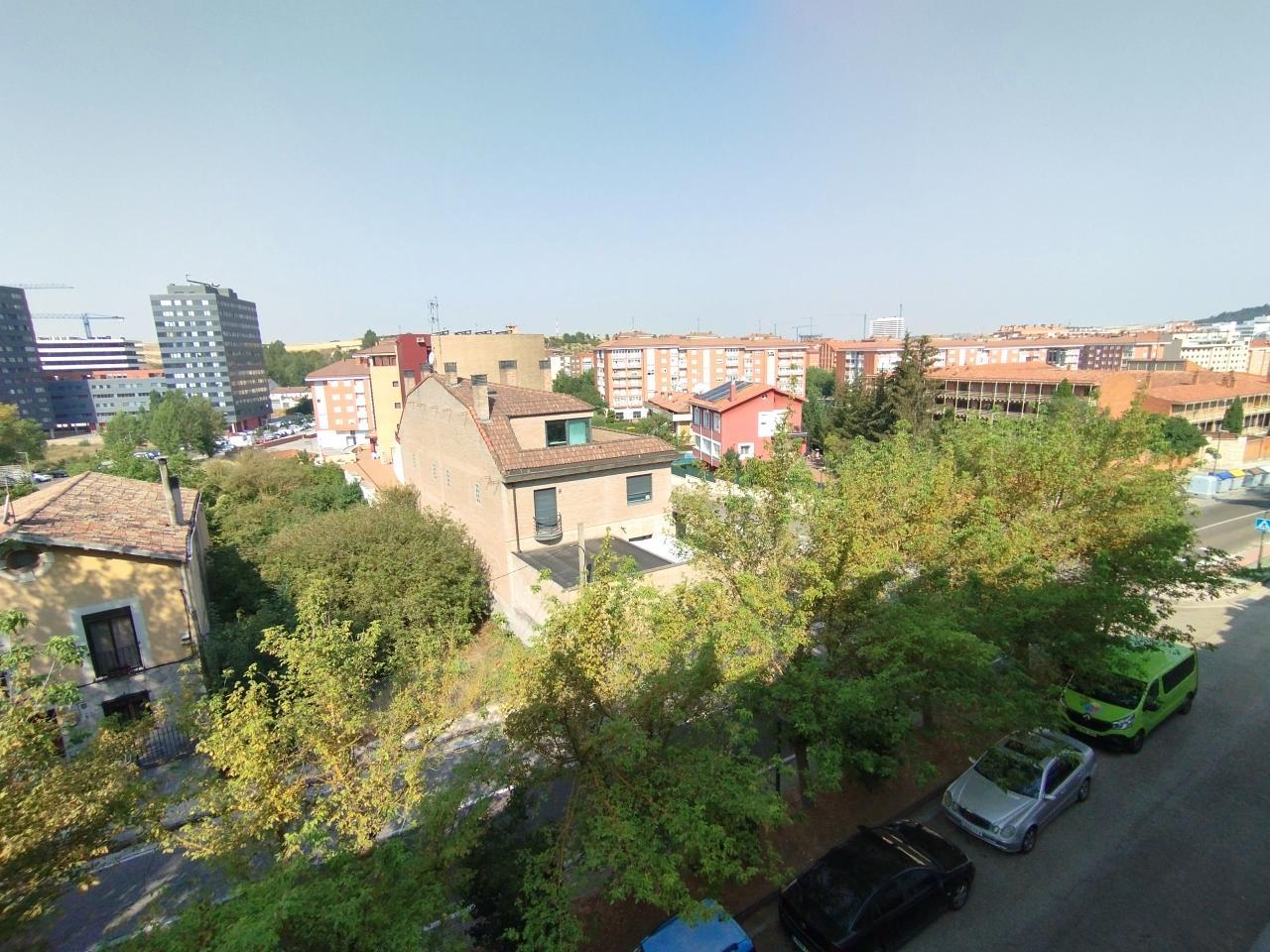 <strong>Paseo de los Pisones</strong><br/>Venta - P012155<br/><span>Burgos - Centro Sur</span><br/><span><span>126.000 € </span></span>