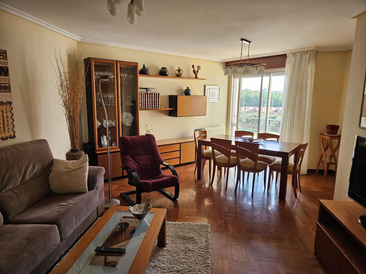<strong>Condesa Mencía</strong><br/>Venta - P012132<br/><span>Burgos - G3 - Bª de los Rios - G2 - Alcampo</span><br/><span><span>390.000 € </span></span>